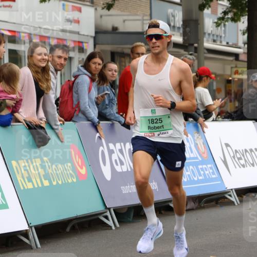 21.09.2025 - PSD Bank Halbmarathon Strokosch-Dieckow http://msf.ph/oto/8943383 21.09.2025 11:15:13 Ziel 1825 meine-sportfotos.de