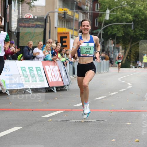 21.09.2025 - PSD Bank Halbmarathon Strokosch-Dieckow http://msf.ph/oto/8943430 21.09.2025 11:16:09 Ziel 1445, 1446 meine-sportfotos.de