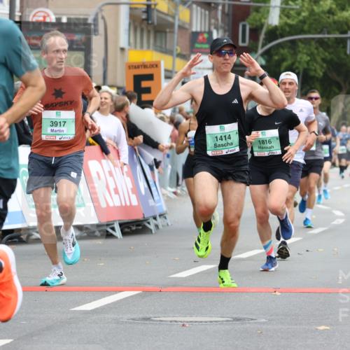 21.09.2025 - PSD Bank Halbmarathon Strokosch-Dieckow http://msf.ph/oto/8943433 21.09.2025 11:38:49 Ziel 1027, 1414, 1816, 1859, 2047, 2079, 2355, 3917 meine-sportfotos.de