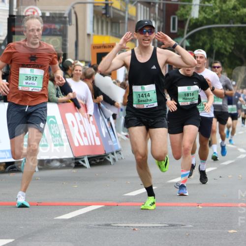 21.09.2025 - PSD Bank Halbmarathon Strokosch-Dieckow http://msf.ph/oto/8943441 21.09.2025 11:38:49 Ziel 1027, 1414, 1816, 1859, 2047, 2079, 2355, 3917 meine-sportfotos.de
