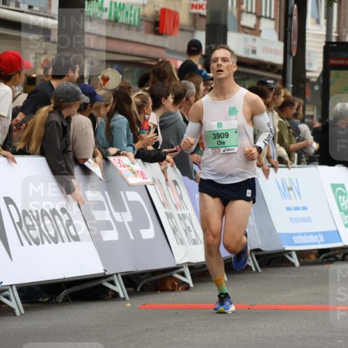 21.09.2025 - PSD Bank Halbmarathon Strokosch-Dieckow http://msf.ph/oto/8943579 21.09.2025 11:39:39 Ziel 1469, 1483, 1517, 1784, 1960, 1970, 2059, 2069, 2084, 2333, 2336, 2579, 2897, 3909 meine-sportfotos.de