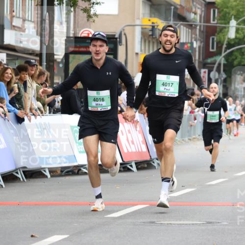 21.09.2025 - PSD Bank Halbmarathon Strokosch-Dieckow http://msf.ph/oto/8943653 21.09.2025 11:39:55 Ziel 1645, 1968, 2015, 2085, 2442, 4016, 4017 meine-sportfotos.de