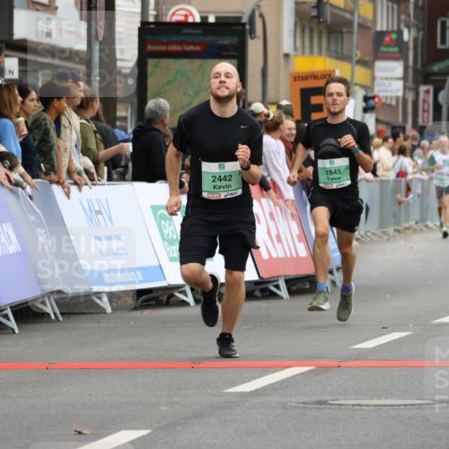 21.09.2025 - PSD Bank Halbmarathon Strokosch-Dieckow http://msf.ph/oto/8943657 21.09.2025 11:39:58 Ziel 1645, 1968, 2015, 2442, 4016, 4017 meine-sportfotos.de