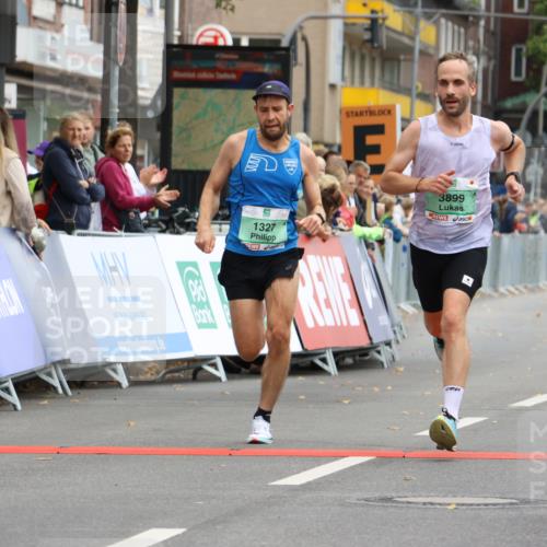 21.09.2025 - PSD Bank Halbmarathon Strokosch-Dieckow http://msf.ph/oto/8943681 21.09.2025 11:18:35 Ziel 1327, 1828, 3899 meine-sportfotos.de