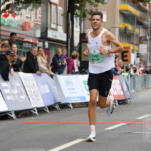 21.09.2025 - PSD Bank Halbmarathon Strokosch-Dieckow http://msf.ph/oto/8943734 21.09.2025 11:19:00 Ziel 1307, 1392 meine-sportfotos.de