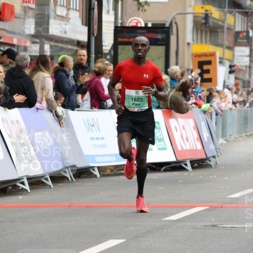 21.09.2025 - PSD Bank Halbmarathon Strokosch-Dieckow http://msf.ph/oto/8943784 21.09.2025 11:19:58 Ziel 1799, 1823 meine-sportfotos.de