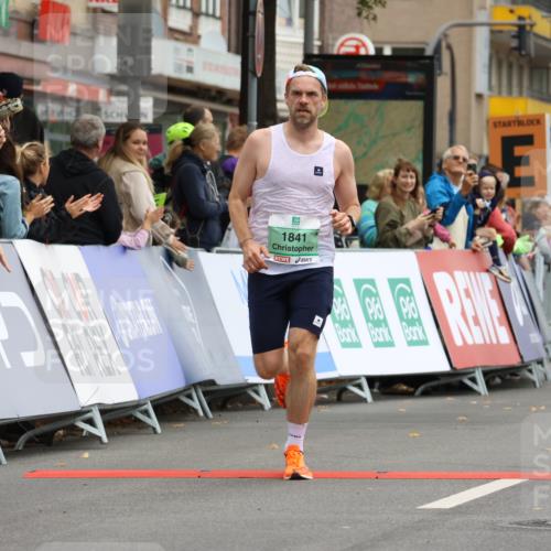 21.09.2025 - PSD Bank Halbmarathon Strokosch-Dieckow http://msf.ph/oto/8943809 21.09.2025 11:20:06 Ziel 1823, 1841 meine-sportfotos.de
