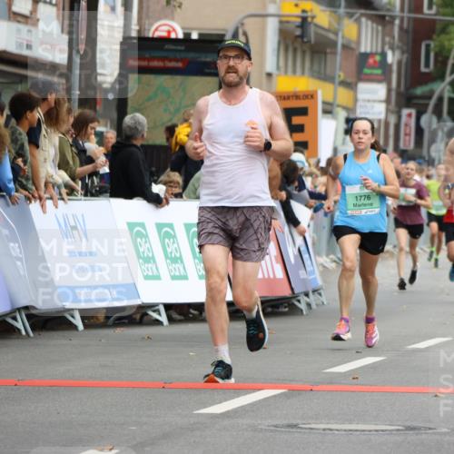 21.09.2025 - PSD Bank Halbmarathon Strokosch-Dieckow http://msf.ph/oto/8943833 21.09.2025 11:41:15 Ziel 1435, 1775, 1776, 1788, 2183, 2227, 3911, 4026 meine-sportfotos.de