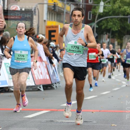 21.09.2025 - PSD Bank Halbmarathon Strokosch-Dieckow http://msf.ph/oto/8943837 21.09.2025 11:41:17 Ziel 1435, 1775, 1776, 1786, 1788, 2116, 2183, 2227, 3911, 4026 meine-sportfotos.de