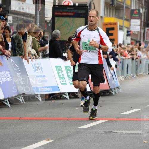 21.09.2025 - PSD Bank Halbmarathon Strokosch-Dieckow http://msf.ph/oto/8943884 21.09.2025 11:41:33 Ziel 1349, 1399, 1765, 1786, 1886, 1887, 2083, 2111, 2231, 2443, 3895 meine-sportfotos.de
