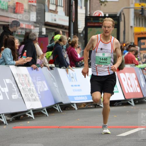21.09.2025 - PSD Bank Halbmarathon Strokosch-Dieckow http://msf.ph/oto/8943905 21.09.2025 11:20:45 Ziel 1440, 1829, 1837 meine-sportfotos.de