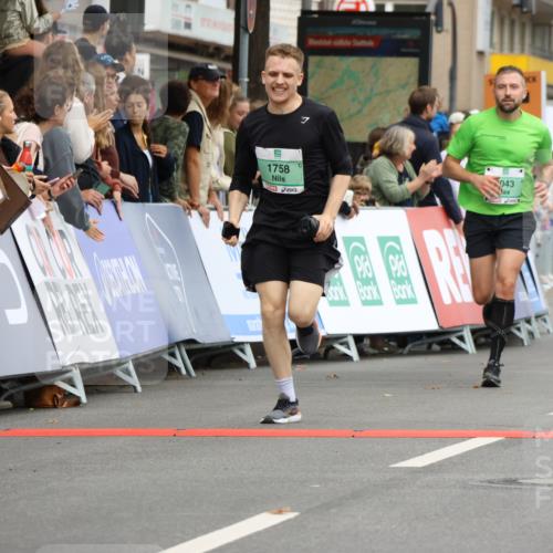 21.09.2025 - PSD Bank Halbmarathon Strokosch-Dieckow http://msf.ph/oto/8943908 21.09.2025 11:41:41 Ziel 1399, 1758, 1887, 2029, 2043, 2111, 3895 meine-sportfotos.de