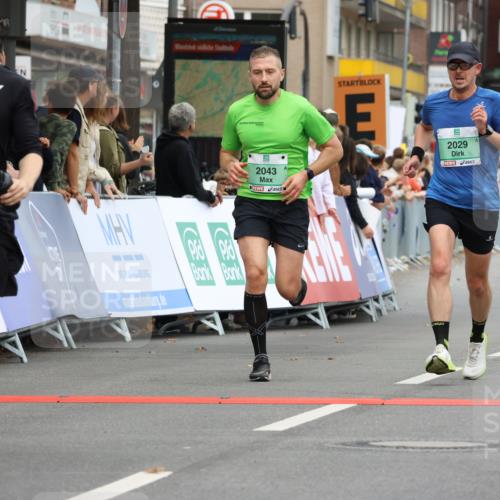 21.09.2025 - PSD Bank Halbmarathon Strokosch-Dieckow http://msf.ph/oto/8943910 21.09.2025 11:41:42 Ziel 1399, 1758, 1887, 2029, 2043, 2111, 3895 meine-sportfotos.de