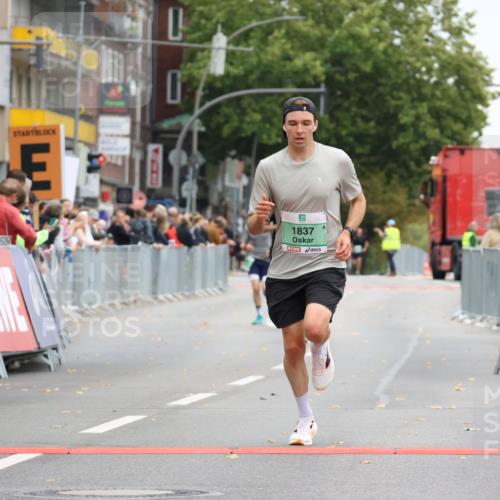 21.09.2025 - PSD Bank Halbmarathon Strokosch-Dieckow http://msf.ph/oto/8943911 21.09.2025 11:20:49 Ziel 1440, 1829, 1835, 1837 meine-sportfotos.de