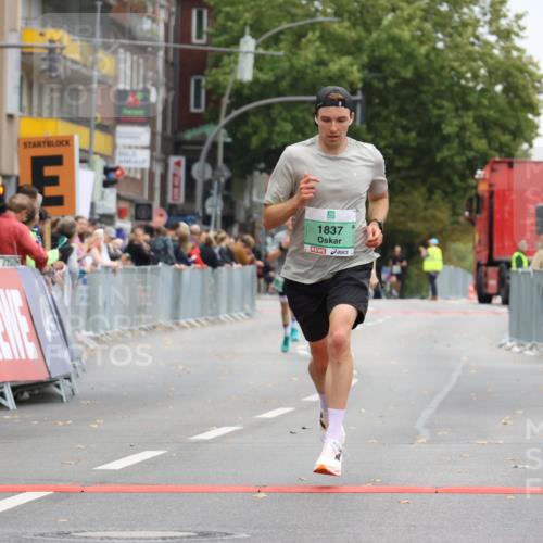 21.09.2025 - PSD Bank Halbmarathon Strokosch-Dieckow http://msf.ph/oto/8943916 21.09.2025 11:20:50 Ziel 1440, 1835, 1837 meine-sportfotos.de