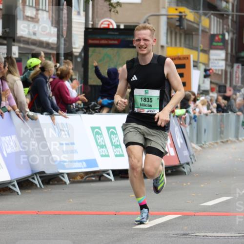 21.09.2025 - PSD Bank Halbmarathon Strokosch-Dieckow http://msf.ph/oto/8943924 21.09.2025 11:20:55 Ziel 1440, 1835, 1837, 1846, 1862 meine-sportfotos.de