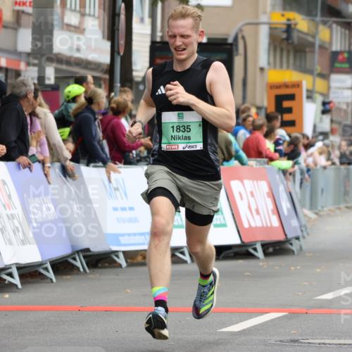 21.09.2025 - PSD Bank Halbmarathon Strokosch-Dieckow http://msf.ph/oto/8943937 21.09.2025 11:20:56 Ziel 1835, 1837, 1846, 1862 meine-sportfotos.de