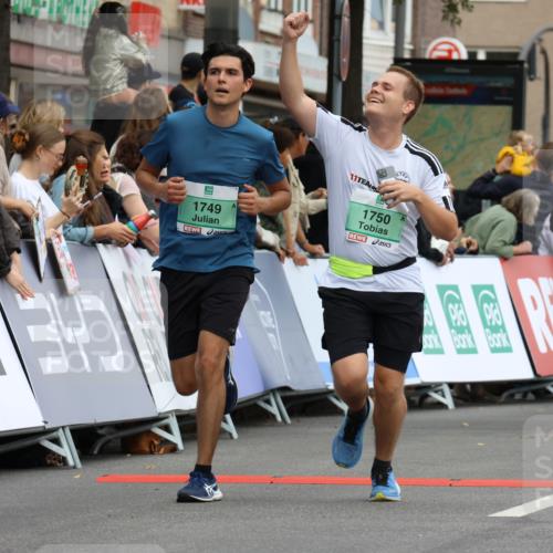 21.09.2025 - PSD Bank Halbmarathon Strokosch-Dieckow http://msf.ph/oto/8944029 21.09.2025 11:42:50 Ziel 1749, 1750, 2100, 2123, 2135, 2158, 2174, 2369, 3315 meine-sportfotos.de