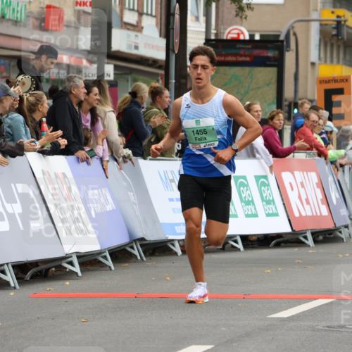 21.09.2025 - PSD Bank Halbmarathon Strokosch-Dieckow http://msf.ph/oto/8944067 21.09.2025 11:23:04 Ziel 1237, 1455, 1840 meine-sportfotos.de