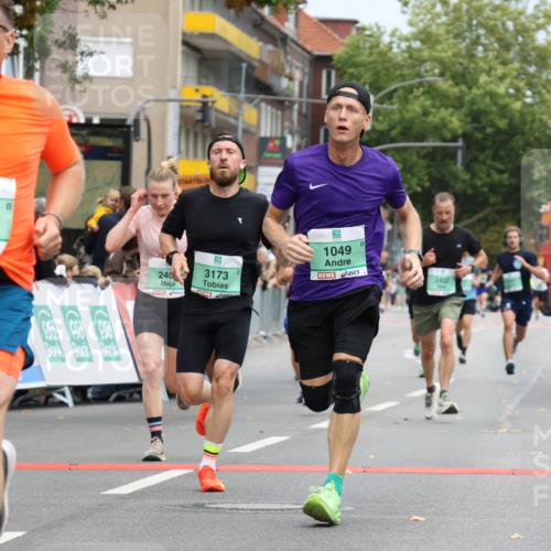 21.09.2025 - PSD Bank Halbmarathon Strokosch-Dieckow http://msf.ph/oto/8944220 21.09.2025 11:45:41 Ziel 1041, 1049, 1534, 2117, 2261, 2292, 2409, 2422, 2483, 3173 meine-sportfotos.de