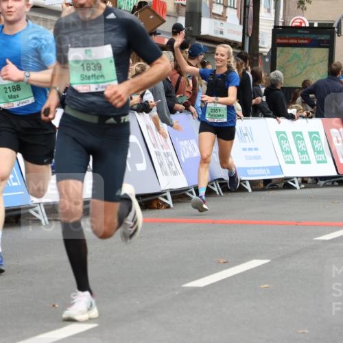 21.09.2025 - PSD Bank Halbmarathon Strokosch-Dieckow http://msf.ph/oto/8944267 21.09.2025 11:44:30 Ziel 1020, 1743, 1798, 1839, 2184, 2188, 2351, 2386, 3923 meine-sportfotos.de