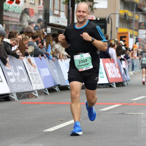 21.09.2025 - PSD Bank Halbmarathon Strokosch-Dieckow http://msf.ph/oto/8944321 21.09.2025 11:44:42 Ziel 1554, 1798, 2303, 2308 meine-sportfotos.de