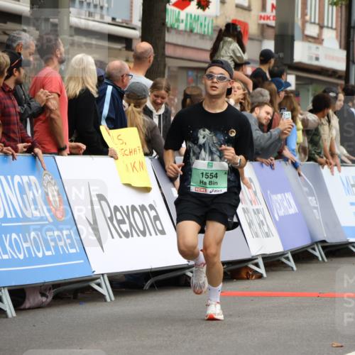 21.09.2025 - PSD Bank Halbmarathon Strokosch-Dieckow http://msf.ph/oto/8944331 21.09.2025 11:44:48 Ziel 1554, 2303, 2308 meine-sportfotos.de