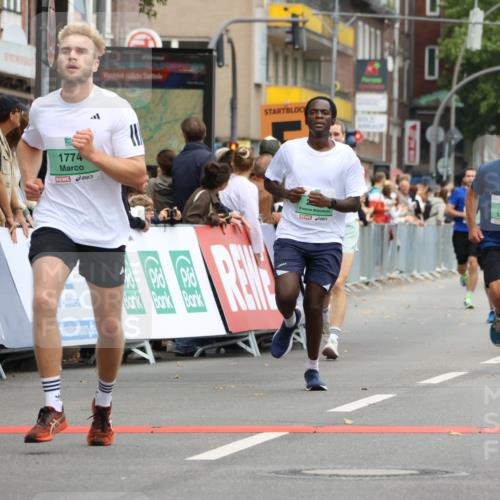 21.09.2025 - PSD Bank Halbmarathon Strokosch-Dieckow http://msf.ph/oto/8944379 21.09.2025 11:45:06 Ziel 1123, 1722, 1728, 1774, 1958, 2136, 2171, 2501, 3925 meine-sportfotos.de