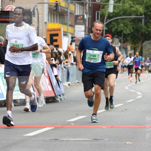 21.09.2025 - PSD Bank Halbmarathon Strokosch-Dieckow http://msf.ph/oto/8944389 21.09.2025 11:45:08 Ziel 1123, 1722, 1774, 1958, 2136, 2501, 3024, 3925 meine-sportfotos.de