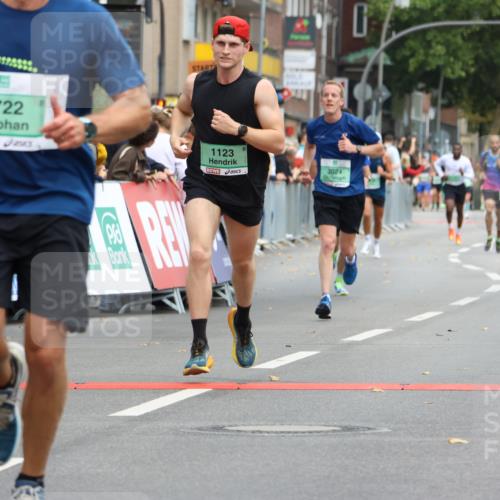 21.09.2025 - PSD Bank Halbmarathon Strokosch-Dieckow http://msf.ph/oto/8944396 21.09.2025 11:45:10 Ziel 1123, 1722, 1774, 1958, 2136, 2501, 2606, 3024, 3925 meine-sportfotos.de