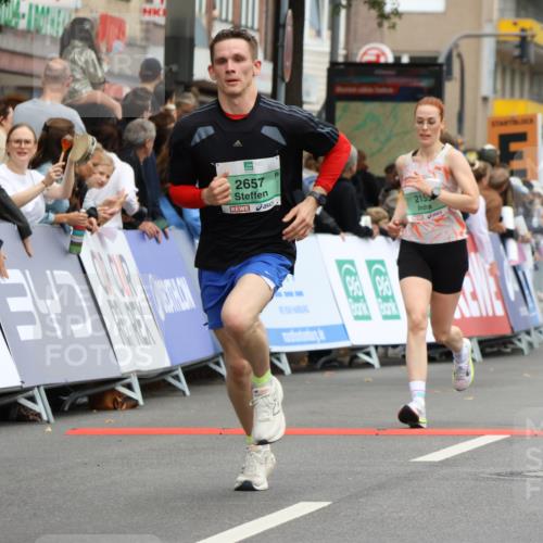 21.09.2025 - PSD Bank Halbmarathon Strokosch-Dieckow http://msf.ph/oto/8944400 21.09.2025 11:46:40 Ziel 1583, 1956, 2112, 2155, 2391, 2657, 2919 meine-sportfotos.de