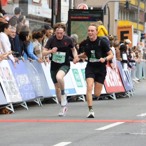 21.09.2025 - PSD Bank Halbmarathon Strokosch-Dieckow http://msf.ph/oto/8944473 21.09.2025 11:47:29 Ziel 1164, 1530, 2049, 2234, 2522, 2570, 2971, 3389 meine-sportfotos.de