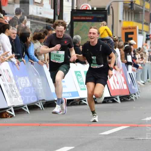 21.09.2025 - PSD Bank Halbmarathon Strokosch-Dieckow http://msf.ph/oto/8944474 21.09.2025 11:47:29 Ziel 1164, 1530, 2049, 2234, 2522, 2570, 2971, 3389 meine-sportfotos.de
