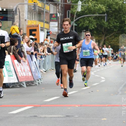 21.09.2025 - PSD Bank Halbmarathon Strokosch-Dieckow http://msf.ph/oto/8944504 21.09.2025 11:47:46 Ziel 1962, 2193, 2276, 2394, 2725 meine-sportfotos.de