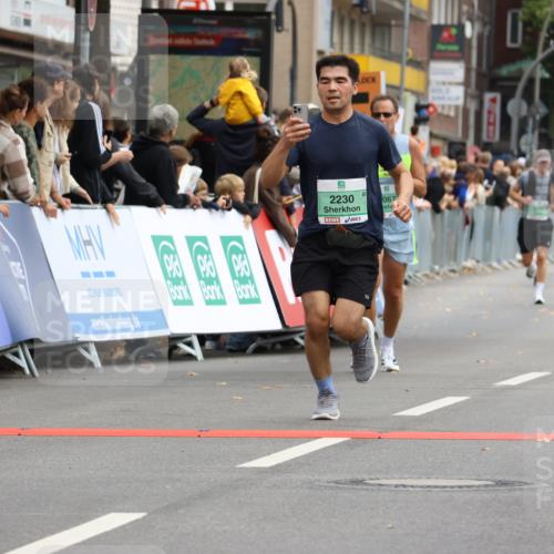 21.09.2025 - PSD Bank Halbmarathon Strokosch-Dieckow http://msf.ph/oto/8944522 21.09.2025 11:48:02 Ziel 1067, 1081, 1412, 2230, 2233, 2725, 4054 meine-sportfotos.de