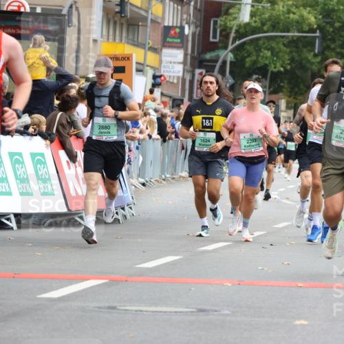 21.09.2025 - PSD Bank Halbmarathon Strokosch-Dieckow http://msf.ph/oto/8944534 21.09.2025 11:48:10 Ziel 1067, 1311, 1412, 1529, 1624, 2230, 2259, 2293, 2378, 2880, 3169, 3926, 4054 meine-sportfotos.de