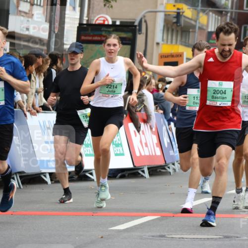 21.09.2025 - PSD Bank Halbmarathon Strokosch-Dieckow http://msf.ph/oto/8944589 21.09.2025 11:48:44 Ziel 1129, 1271, 1719, 1983, 1987, 2004, 2053, 2106, 2214, 2260, 2415, 2419, 2421, 2438, 2445, 2564, 3088 meine-sportfotos.de