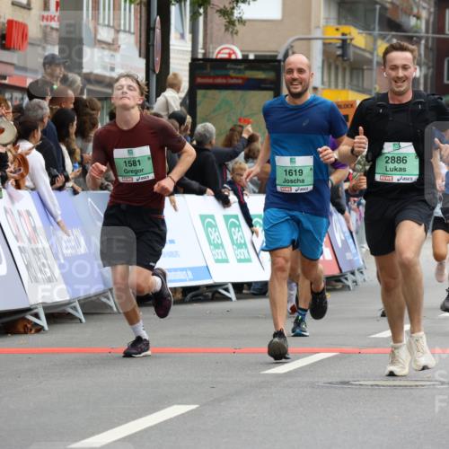 21.09.2025 - PSD Bank Halbmarathon Strokosch-Dieckow http://msf.ph/oto/8944853 21.09.2025 11:51:42 Ziel 1150, 1375, 1581, 1619, 2163, 2169, 2382, 2476, 2539, 2638, 2886, 2988 meine-sportfotos.de