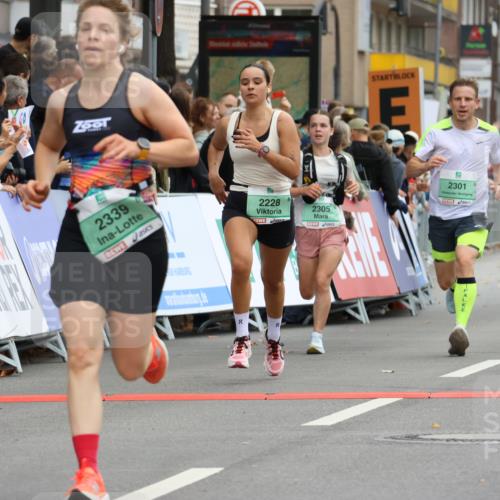 21.09.2025 - PSD Bank Halbmarathon Strokosch-Dieckow http://msf.ph/oto/8944944 21.09.2025 11:52:51 Ziel 1102, 1298, 2228, 2301, 2305, 2339 meine-sportfotos.de