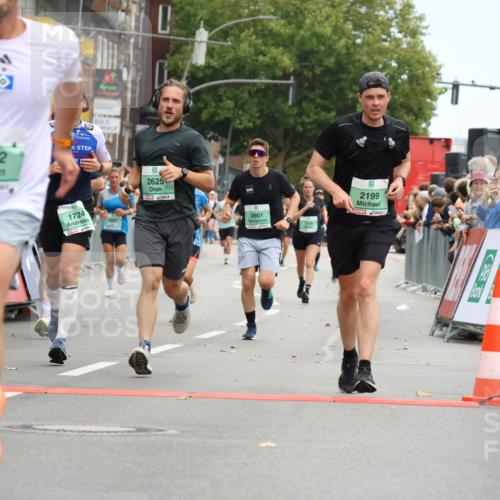 21.09.2025 - PSD Bank Halbmarathon Strokosch-Dieckow http://msf.ph/oto/8945007 21.09.2025 11:53:31 Ziel 1254, 1366, 1724, 1770, 2199, 2246, 2309, 2401, 2537, 2552, 2625, 2687, 2804, 2876, 2947, 3901 meine-sportfotos.de