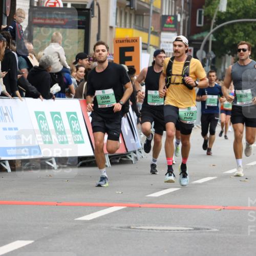 21.09.2025 - PSD Bank Halbmarathon Strokosch-Dieckow http://msf.ph/oto/8945051 21.09.2025 11:54:09 Ziel 1053, 1633, 1772, 2144, 2300, 2318, 2420, 2505, 2658, 2736, 2848, 3938, 4036 meine-sportfotos.de