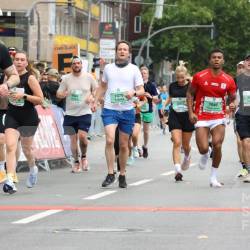 21.09.2025 - PSD Bank Halbmarathon Strokosch-Dieckow http://msf.ph/oto/8945166 21.09.2025 11:55:01 Ziel 1046, 1078, 1528, 2067, 2160, 2275, 2348, 2364, 2485, 2500, 2646, 3295, 3840, 3958, 3968, 4033 meine-sportfotos.de