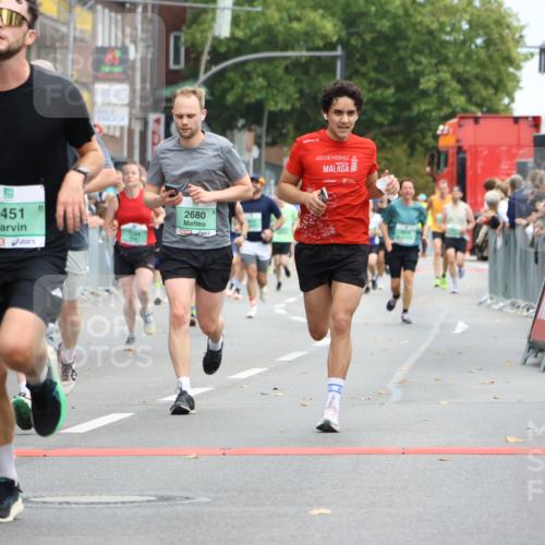 21.09.2025 - PSD Bank Halbmarathon Strokosch-Dieckow http://msf.ph/oto/8945213 21.09.2025 11:55:31 Ziel 1134, 1796, 2273, 2451, 2541, 2673, 2680, 2815, 2862, 2936, 3942, 3979, 4052 meine-sportfotos.de