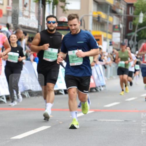 21.09.2025 - PSD Bank Halbmarathon Strokosch-Dieckow http://msf.ph/oto/8945263 21.09.2025 12:04:26 Ziel 1398, 1515, 1853, 2556, 2585, 2854, 2960, 3010, 3039, 3056, 3072, 3162, 3336, 3355, 3512, 3607 meine-sportfotos.de