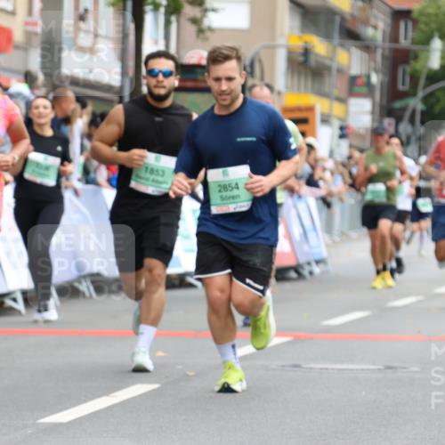 21.09.2025 - PSD Bank Halbmarathon Strokosch-Dieckow http://msf.ph/oto/8945265 21.09.2025 12:04:26 Ziel 1398, 1515, 1853, 2556, 2585, 2854, 2960, 3010, 3039, 3056, 3072, 3162, 3336, 3355, 3512, 3607 meine-sportfotos.de