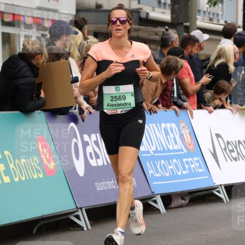 21.09.2025 - PSD Bank Halbmarathon Strokosch-Dieckow http://msf.ph/oto/8945277 21.09.2025 11:56:22 Ziel 1194, 1470, 2258, 2315, 2569, 2746, 2793, 2932, 2954, 3101, 3933, 3943, 4013 meine-sportfotos.de