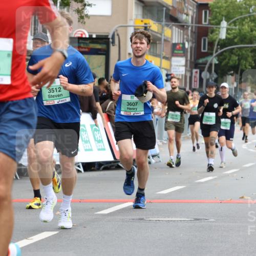 21.09.2025 - PSD Bank Halbmarathon Strokosch-Dieckow http://msf.ph/oto/8945290 21.09.2025 12:04:31 Ziel 1515, 1699, 1853, 2556, 2585, 2854, 2960, 3010, 3039, 3072, 3336, 3512, 3607 meine-sportfotos.de