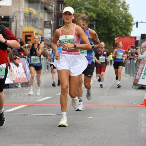 21.09.2025 - PSD Bank Halbmarathon Strokosch-Dieckow http://msf.ph/oto/8945320 21.09.2025 11:56:35 Ziel 1190, 1229, 2189, 2225, 2361, 2591, 2676, 2704, 2717, 2719, 2746, 2793, 2878, 2912 meine-sportfotos.de