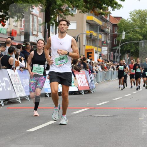 21.09.2025 - PSD Bank Halbmarathon Strokosch-Dieckow http://msf.ph/oto/8945379 21.09.2025 11:56:51 Ziel 1229, 1365, 1453, 2411, 2526, 2555, 2676, 2760, 2927, 3939, 4056 meine-sportfotos.de