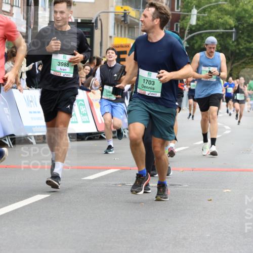 21.09.2025 - PSD Bank Halbmarathon Strokosch-Dieckow http://msf.ph/oto/8945401 21.09.2025 11:57:00 Ziel 1035, 1393, 1453, 1703, 1959, 2197, 2242, 2566, 2659, 3209, 3988 meine-sportfotos.de